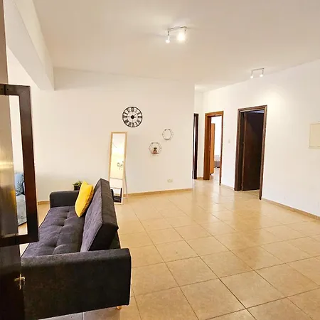 Sky Line Rooms, 150m From Chabad Lubavitch