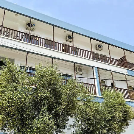Sky Line Rooms, 150m From Chabad Lubavitch アパート ラルナカ